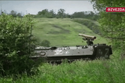 Thế giới - Nga lần đầu đăng video tên lửa chống tăng tự hành tấn công mục tiêu ở Ukraine