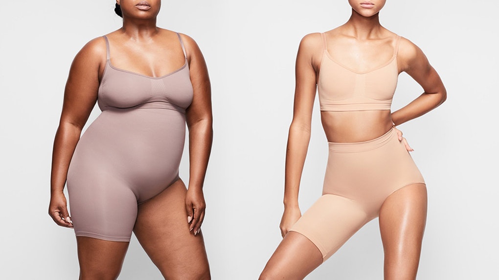 SKIMS của&nbsp;Kim Kardashian giới thiệu&nbsp;mẫu đồ bảo hộ kiểu bodysuit dành riêng cho những chiếc váy xẻ tà.