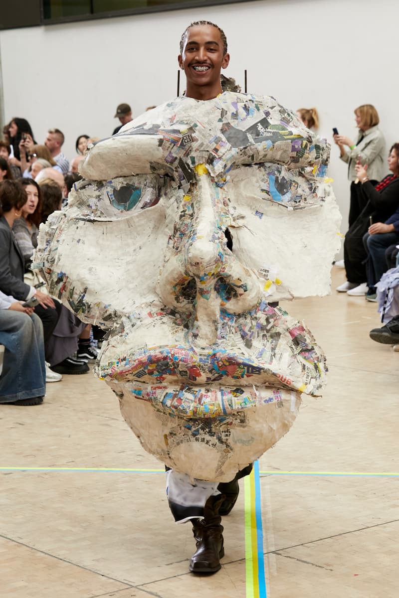 Triển lãm này dự đoán trước tương lai của thời trang Anh quốc - 1