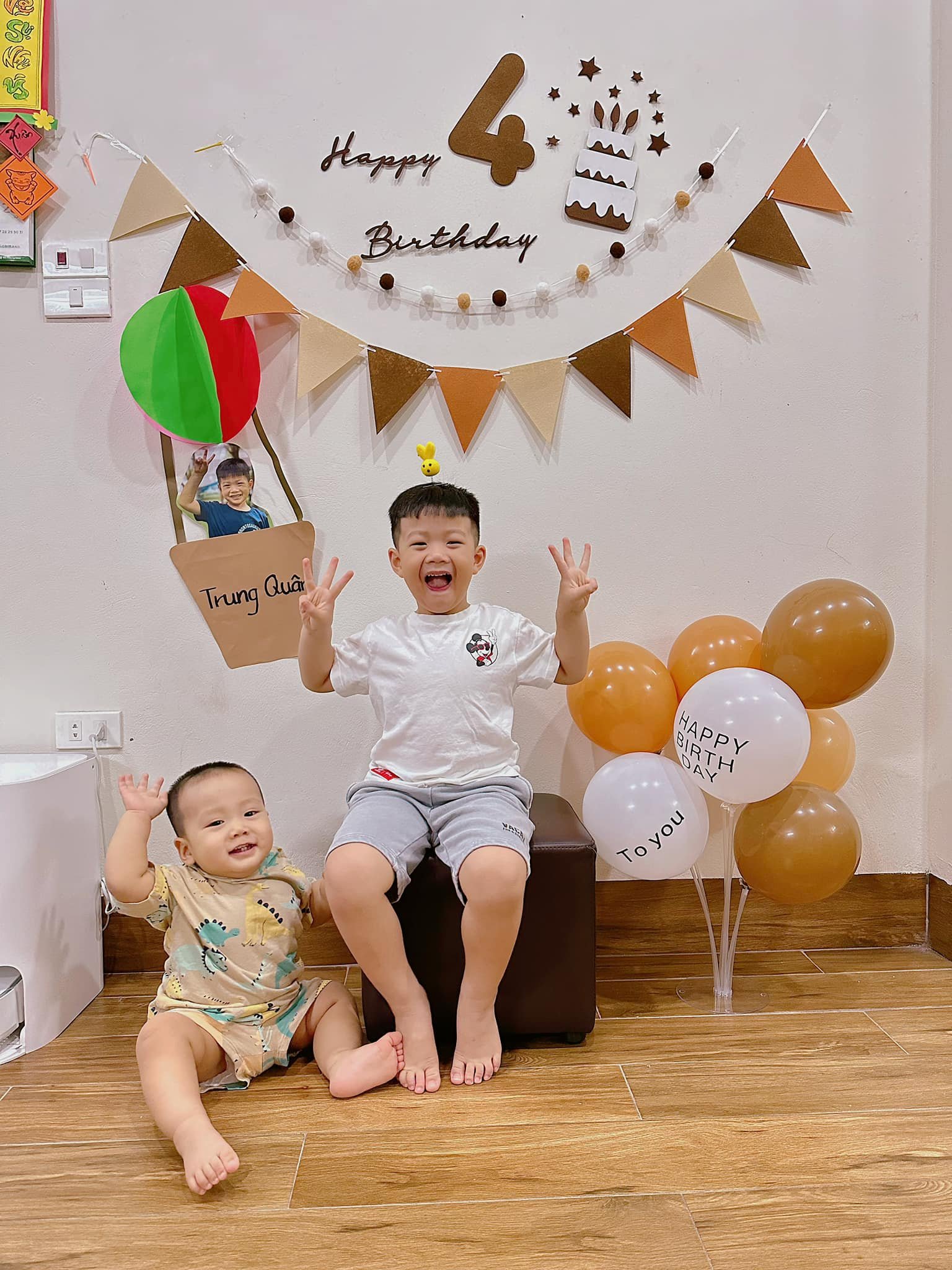 Hai anh em Bia và Tiger đều cao vượt chuẩn