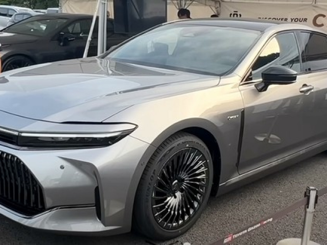 Tin tức ô tô - Toyota trình làng mẫu sedan sang trọng nhất