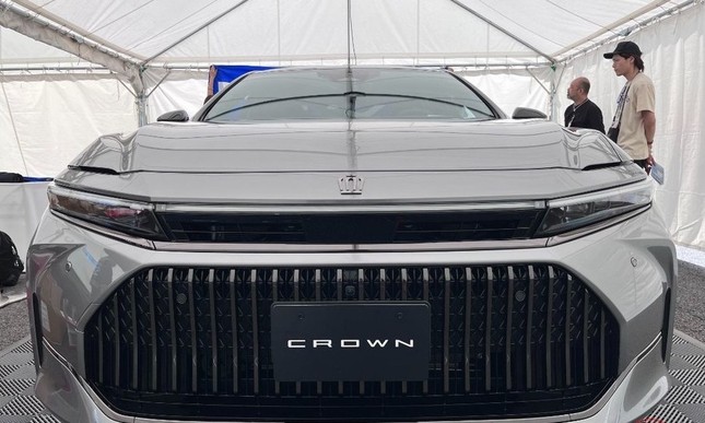 Toyota trình làng mẫu sedan sang trọng nhất - 6