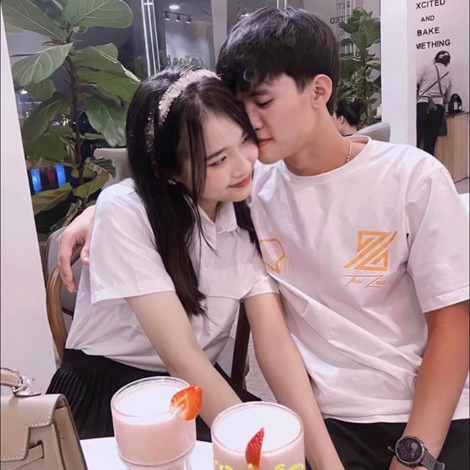 Cặp đôi có 4 năm bên nhau trước khi về chung một nhà