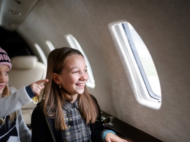 Thế giới - Trông trẻ cho giới siêu giàu Mỹ, người phụ nữ làm hai tháng nhưng đủ sống cả năm