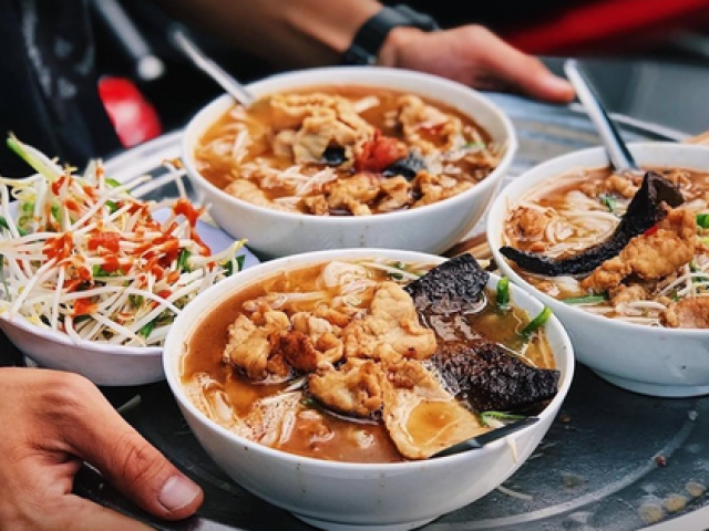 Món phở gan cháy, đặc sản "độc lạ" ở Bắc Ninh