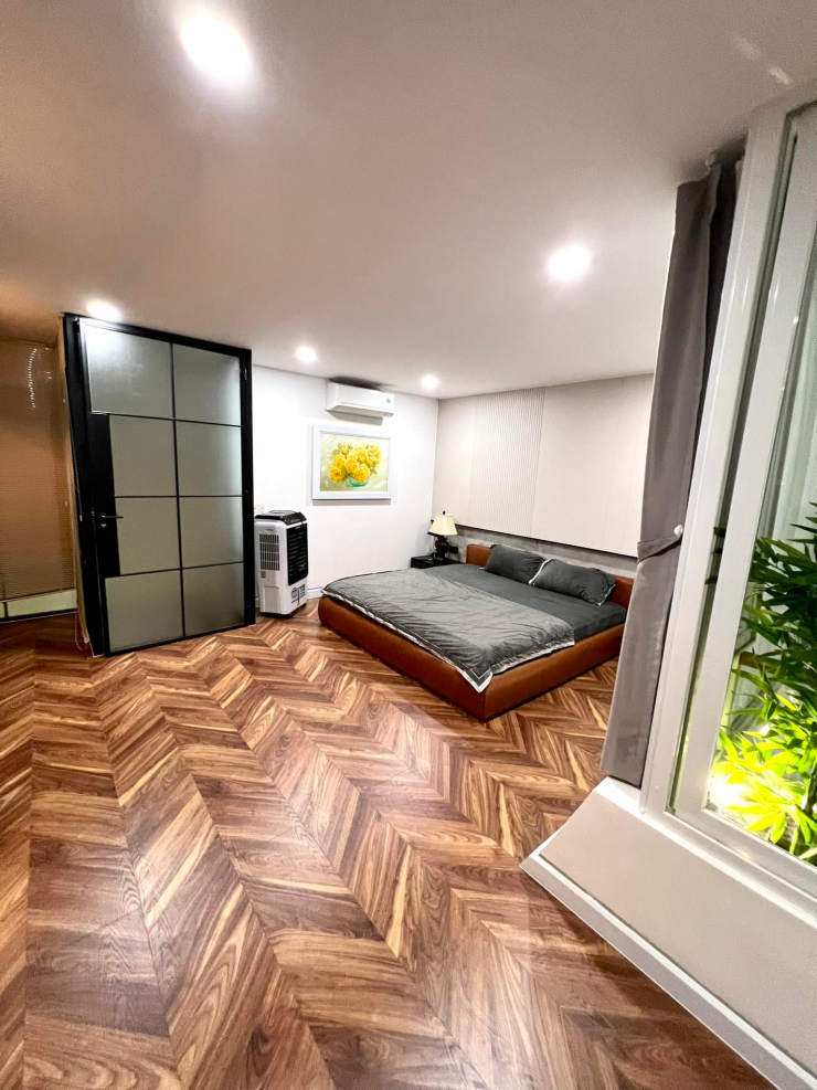 Kết hôn với bạn gái kém 17 tuổi, Hồ Quang Hiếu sống trong căn nhà 23 tỉ đồng đẹp như phim trường - 3