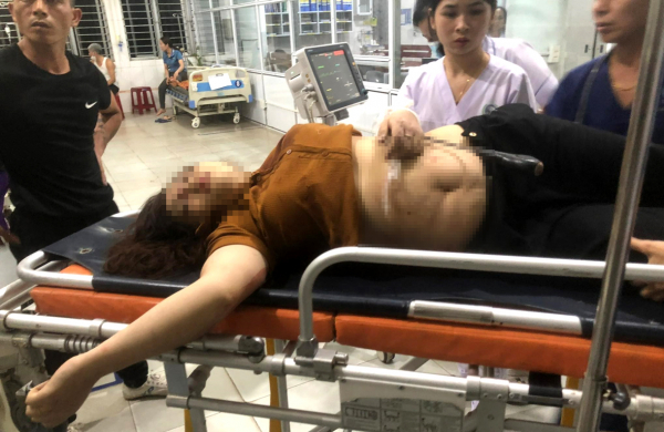 Nạn nhân Nguyễn Thị Ngoan được đưa đi cấp cứu nhưng đã tử vong sau đó.&nbsp;