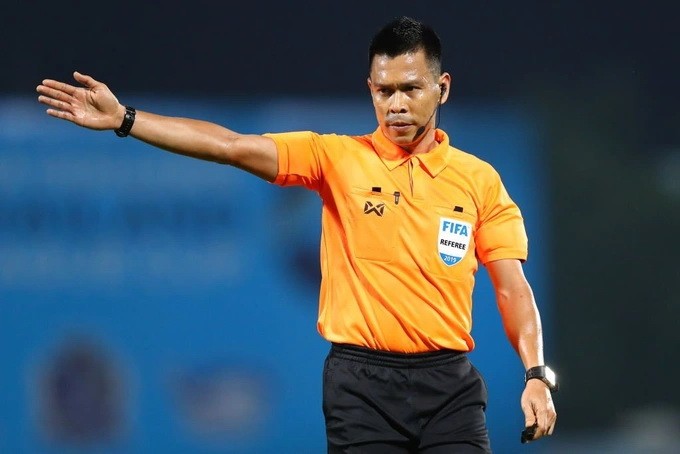 Trọng tài Thái Lan Mongkolchai Pechsri được VPF thuê làm V-League, nỗi đau công tác trọng tài Việt Nam. Ảnh: CTV