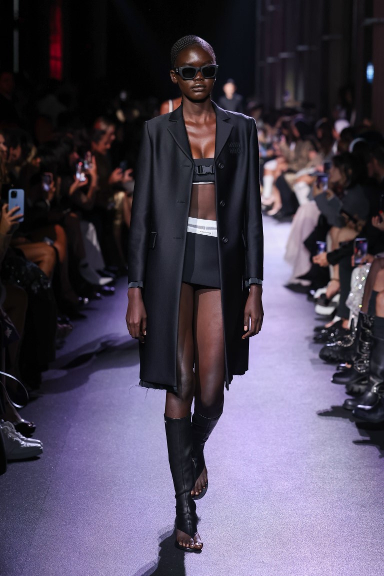 9 xu hướng thời trang cực đỉnh từ sàn diễn Xuân Hè 2023 - 7