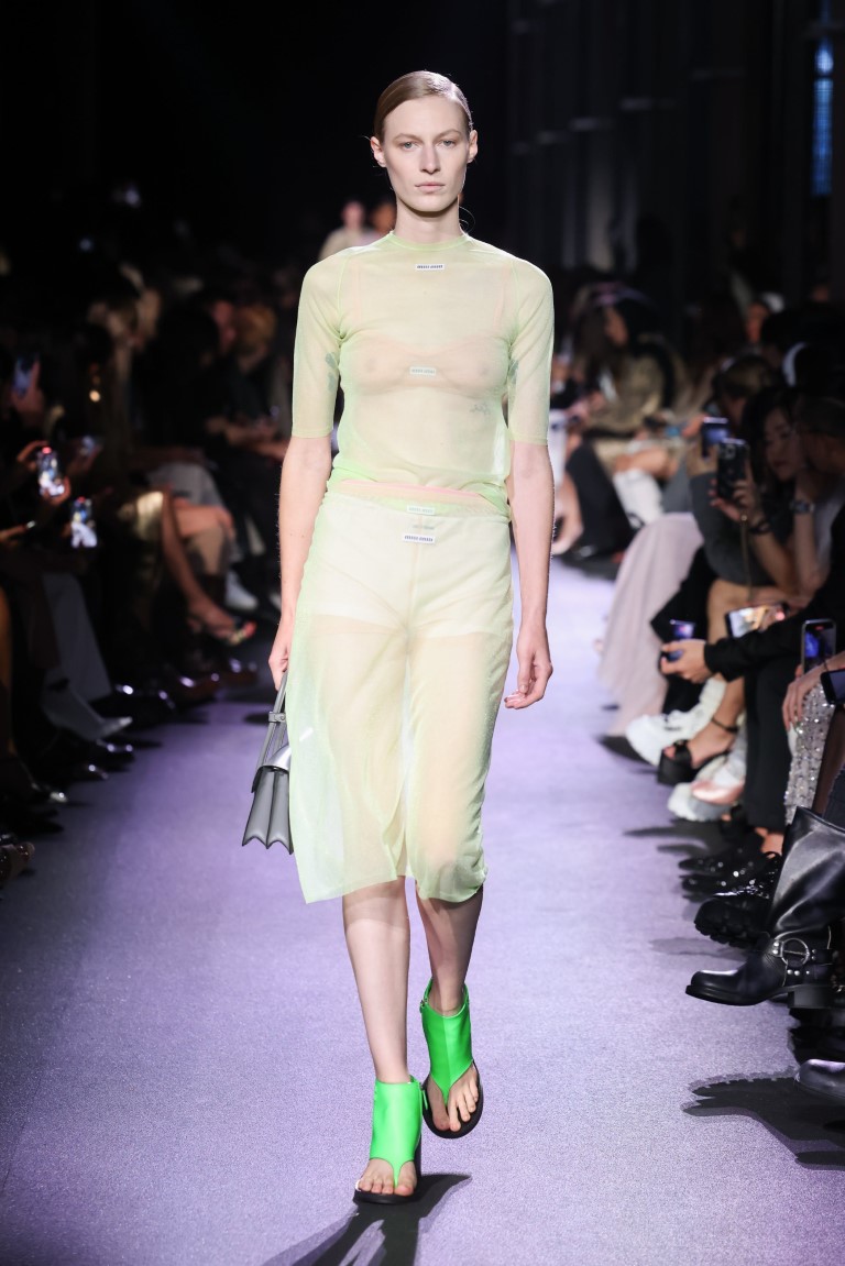9 xu hướng thời trang cực đỉnh từ sàn diễn Xuân Hè 2023 - 9