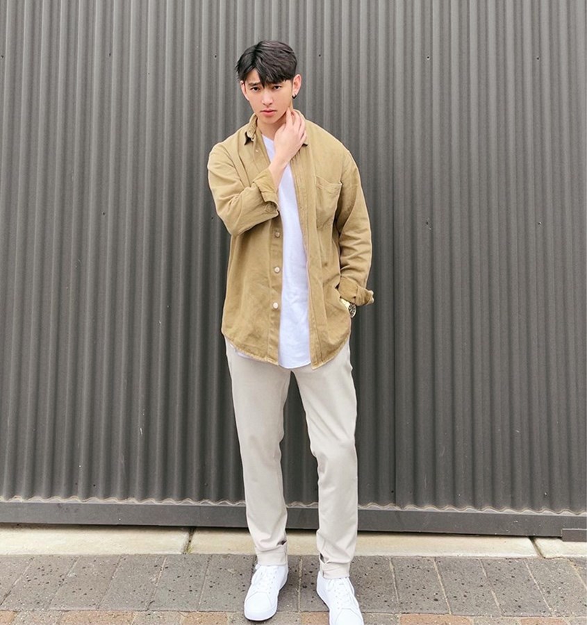 9 cách phối áo phông trắng chẳng bao giờ lỗi mốt cho chàng - 1