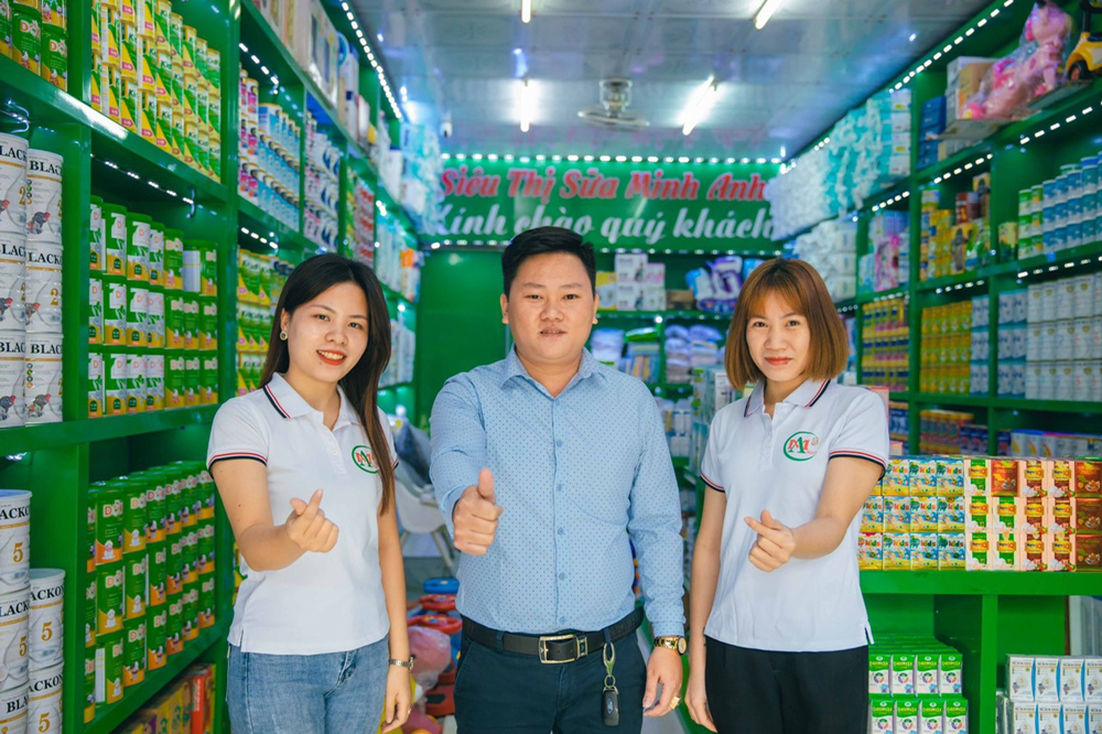 Đội ngũ nhân viên chuyên nghiệp của Minh Anh Mart