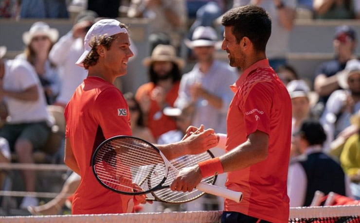 Novak Djokovic đánh bại Aleksandar Kovacevic sau 3 set
