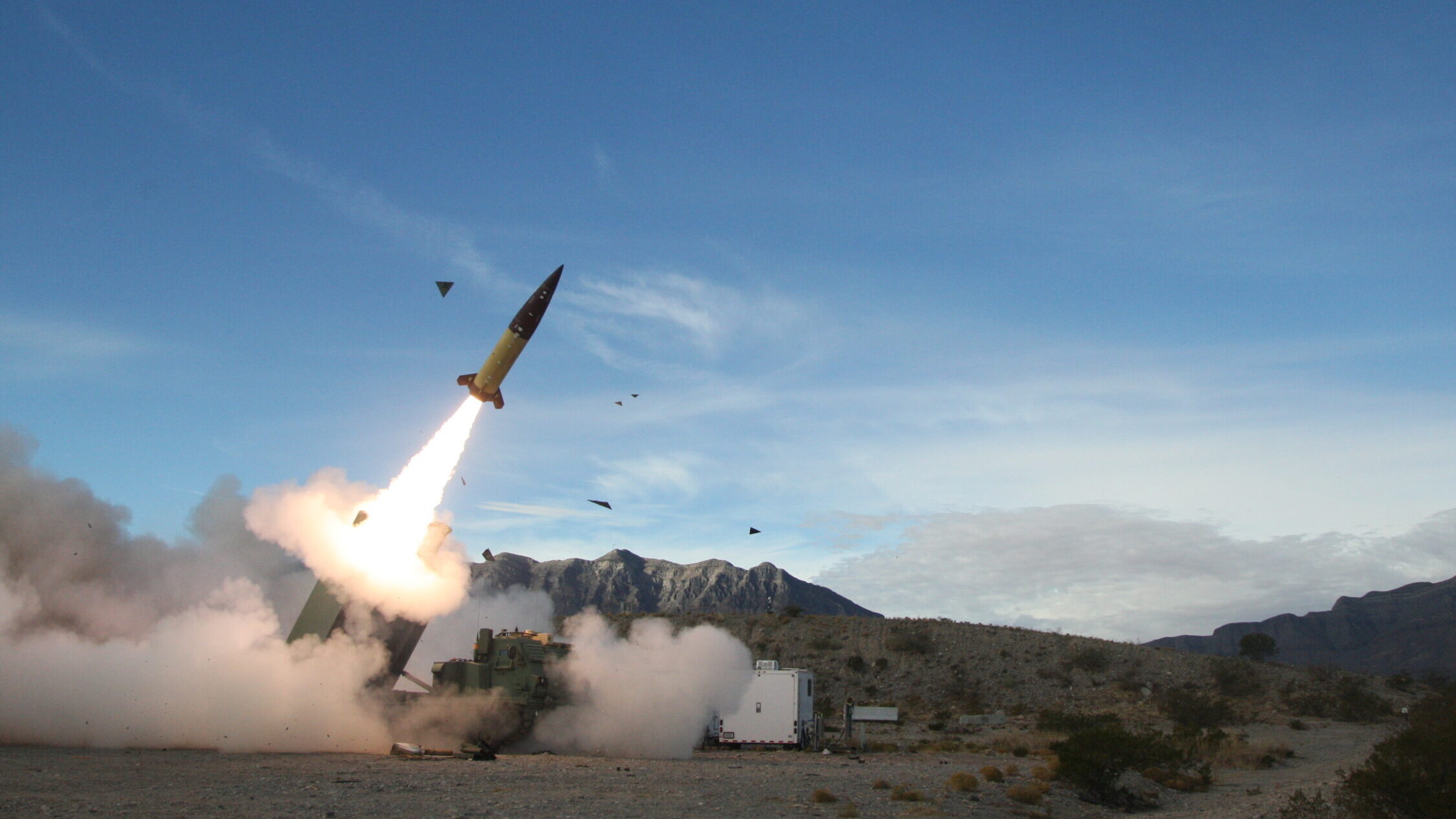 Quân đội Mỹ đã không còn đặt mua thêm tên lửa đạn đạo ATACMS.