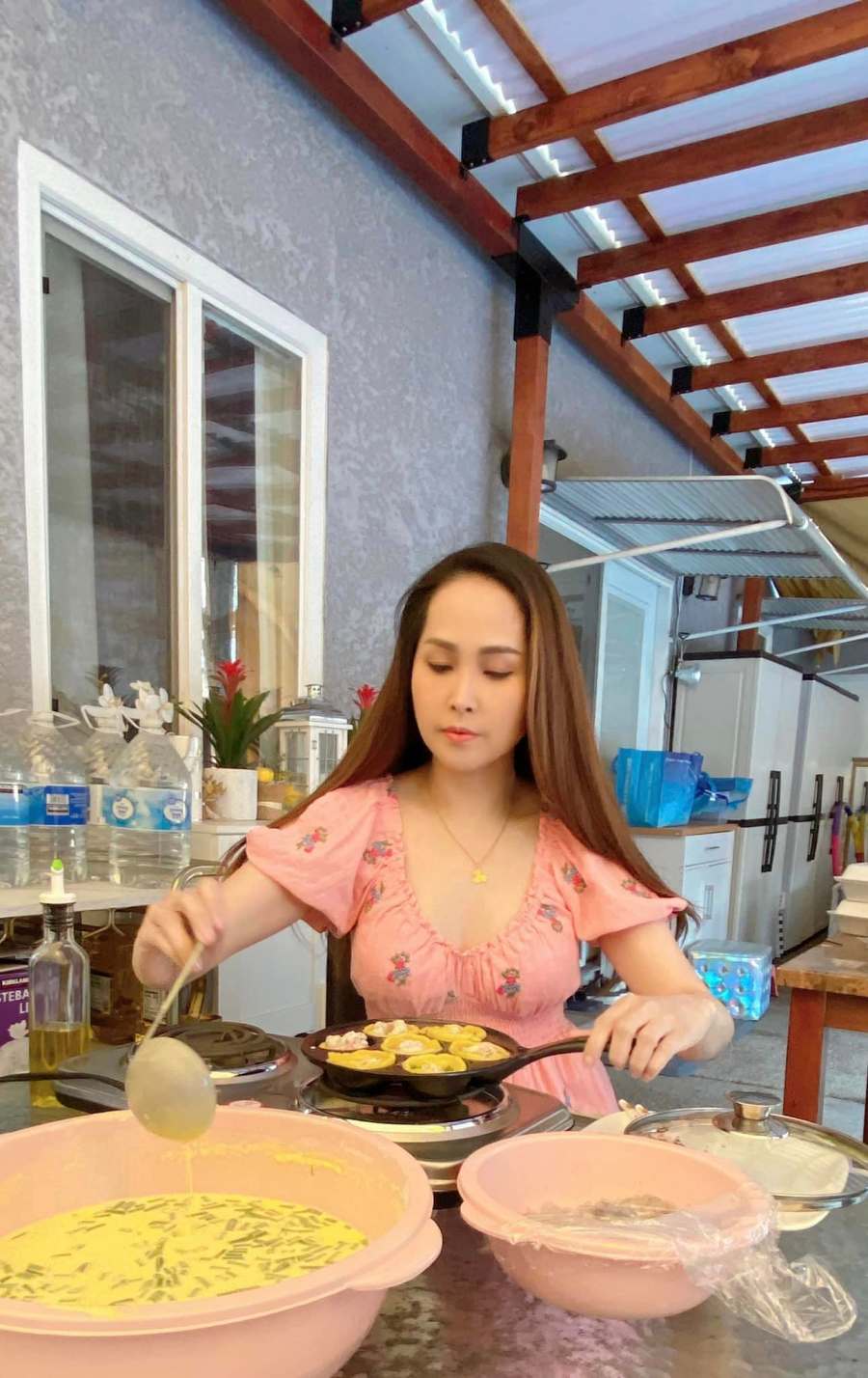 Hình ảnh đời thường bình dị của Minh Thư được cô chia sẻ với người hâm mộ. Cô đang có cuộc sống ổn định tại Mỹ và thường xuyên đi hát, chụp mẫu. Ở cô, người hâm mộ nhìn thấy được năng lượng yêu đời trong cuộc sống.&nbsp;