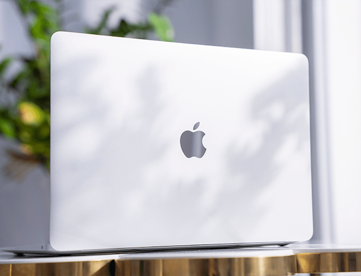 MacBook Air M1 đang giảm giá mạnh chưa từng có.