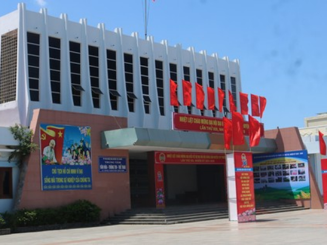 Tin tức trong ngày - Giám đốc trung tâm Văn hoá – Thể thao đột tử khi đang tuyên dương VĐV SEA Games 32