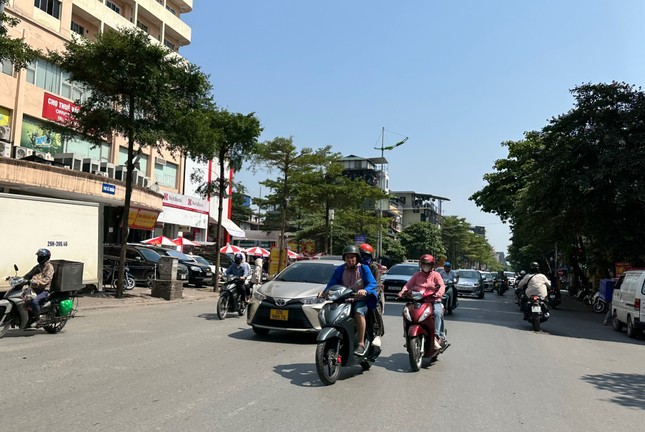 Miền Bắc, miền Trung hôm nay tiếp tục nắng nóng gay gắt. Ảnh: Như Ý.