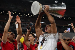 Sevilla vô địch Europa League: Báo Tây Ban Nha nể phục, ví như "kẻ bất tử"