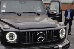 Tin tức trong ngày - Xe Mercedes G63 giá 12 tỷ đồng bị &quot;bỏ rơi&quot; ở cảng Hải Phòng