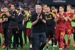 Mourinho chỉ trích trọng tài, nói gì về 2 "tội đồ" luân lưu trận chung kết Europa League?