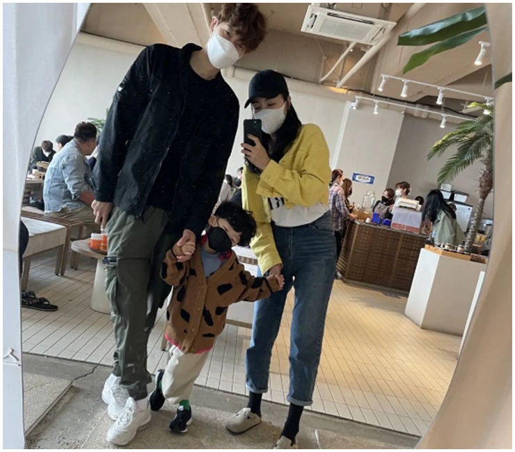 Gia đình hạnh phúc của Bok Hyun Kyu.