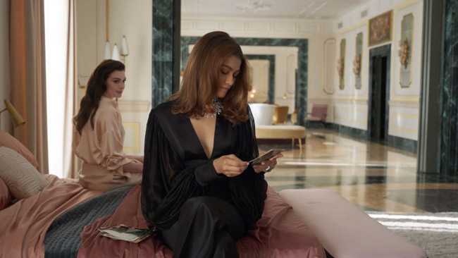 Nữ Diễn Viên Zendaya Từng diện thiết kế của nhà mốt CONG TRI trong chiến dịch quảng cáo lớn đầu năm 2022 của Bulgari