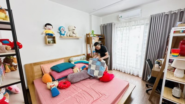 MC Hoàng Linh chuyển phòng cho con riêng, khán giả nể phục trước hành động của chồng mới - 2