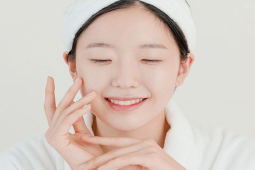 2 loại dưỡng da ”thần thánh” cải thiện vết chân chim