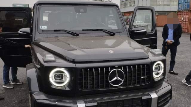 Chiếc Mercedes G63 bị bỏ quên tại cảng Hải Phòng.