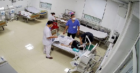 Các bệnh nhân được đưa đến Bệnh viện Kiến An