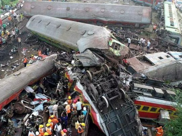Thế giới - Tai nạn đường sắt kinh hoàng, gần 300 người chết ở Ấn Độ: Lời kể ám ảnh