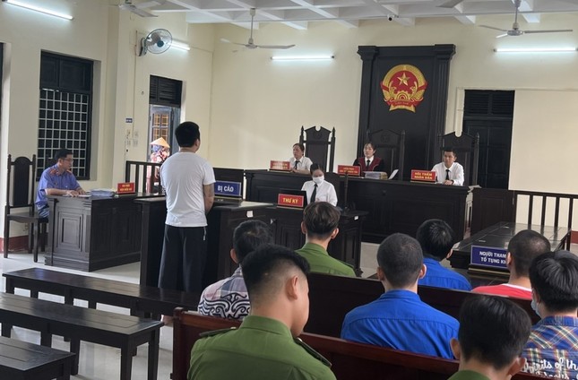 Quang cảnh phiên tòa.