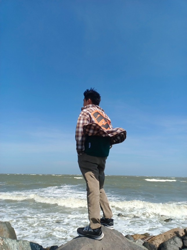 Nam sinh Đắk Lắk từng là Á quân Olympia trở lại trường xưa chia sẻ kinh nghiệm cho học sinh cuối cấp - 4