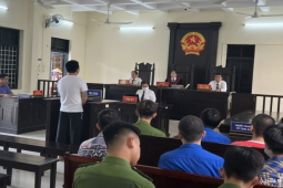 Pháp luật - Nhờ người nhét ma tuý vào vịt quay chuyển vào trại tạm giam