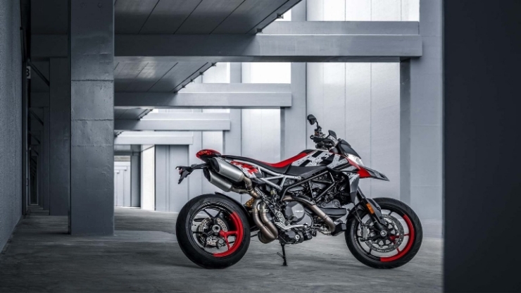 Ducati trình làng Hypermotard 950 RVE “Graffiti Livery Evo” độc đáo - 1