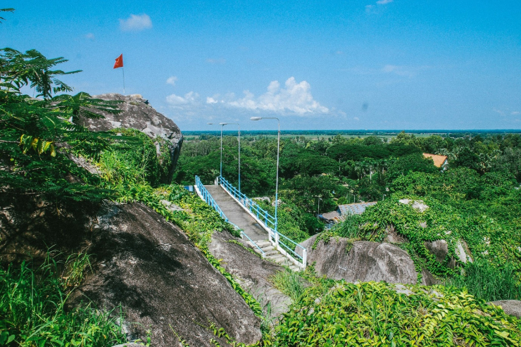 Bên trong mê cung hang Tức Dụp của cao nguyên đá miền Tây - 1