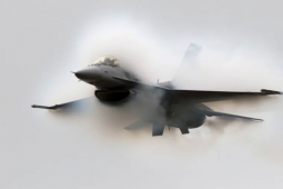 Chiến đấu cơ F-16 xuất kích tạo ra tiếng nổ siêu thanh gây hoang mang ở thủ đô của Mỹ