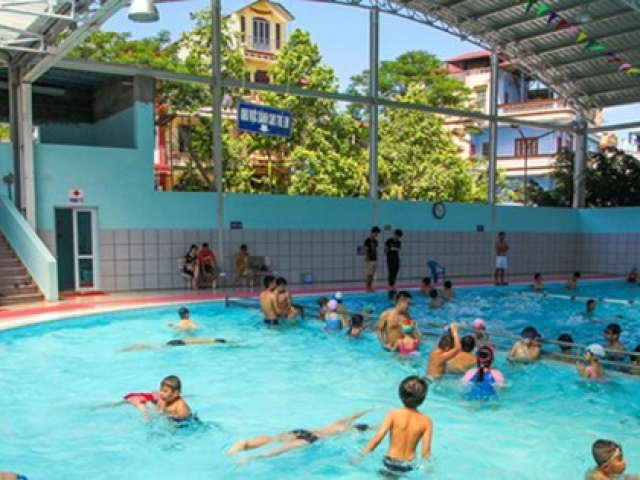 Tắm bể bơi mùa nắng nóng, cần đặc biệt lưu ý những điều này kẻo mắc 'tỷ bệnh' nguy hiểm
