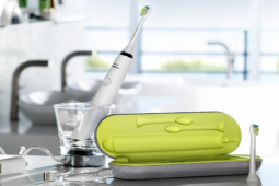 Đàn ông - Mách chàng sử dụng bàn chải đánh răng điện đúng cách