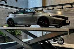 Thị trường - Tiêu dùng - "Bóc giá" xe Cường Đô La vừa đưa vào bộ sưu tập, bán ở Việt Nam không nhiều