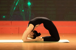 Làm đẹp - Cô giáo dạy yoga gây chú ý khi thi hoa hậu, "bẻ dáng" điêu luyện hút mọi ánh nhìn