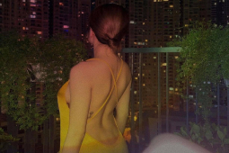 Thời trang - Trâm Anh, Phạm Quỳnh Anh gây xao xuyến với váy lụa "không phòng hộ" trống trải