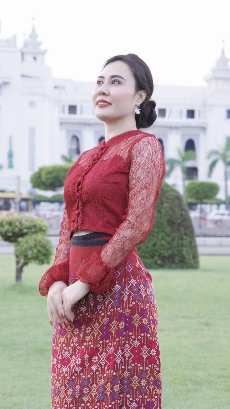 &#34;Vợ màn ảnh của Quang Tèo&#34; khoe dáng với tà áo dài Việt Nam tại Myanmar - 1
