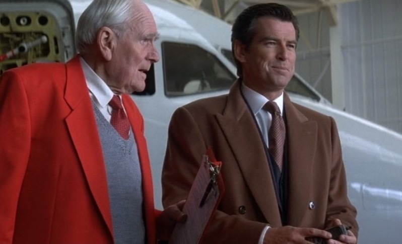 Đây là những bộ trang phục đẹp và kinh điển nhất của James Bond - 2