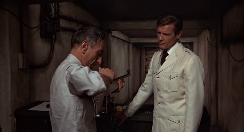 Đây là những bộ trang phục đẹp và kinh điển nhất của James Bond - 5