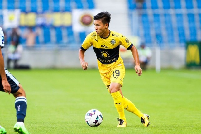 Quang Hải vừa chia tay Pau FC sau khi không giành được vị trí ở đội bóng hạng Nhì Pháp.