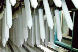 Bao cao su đầu tiên được bán ra trên thế giới từ lúc nào?