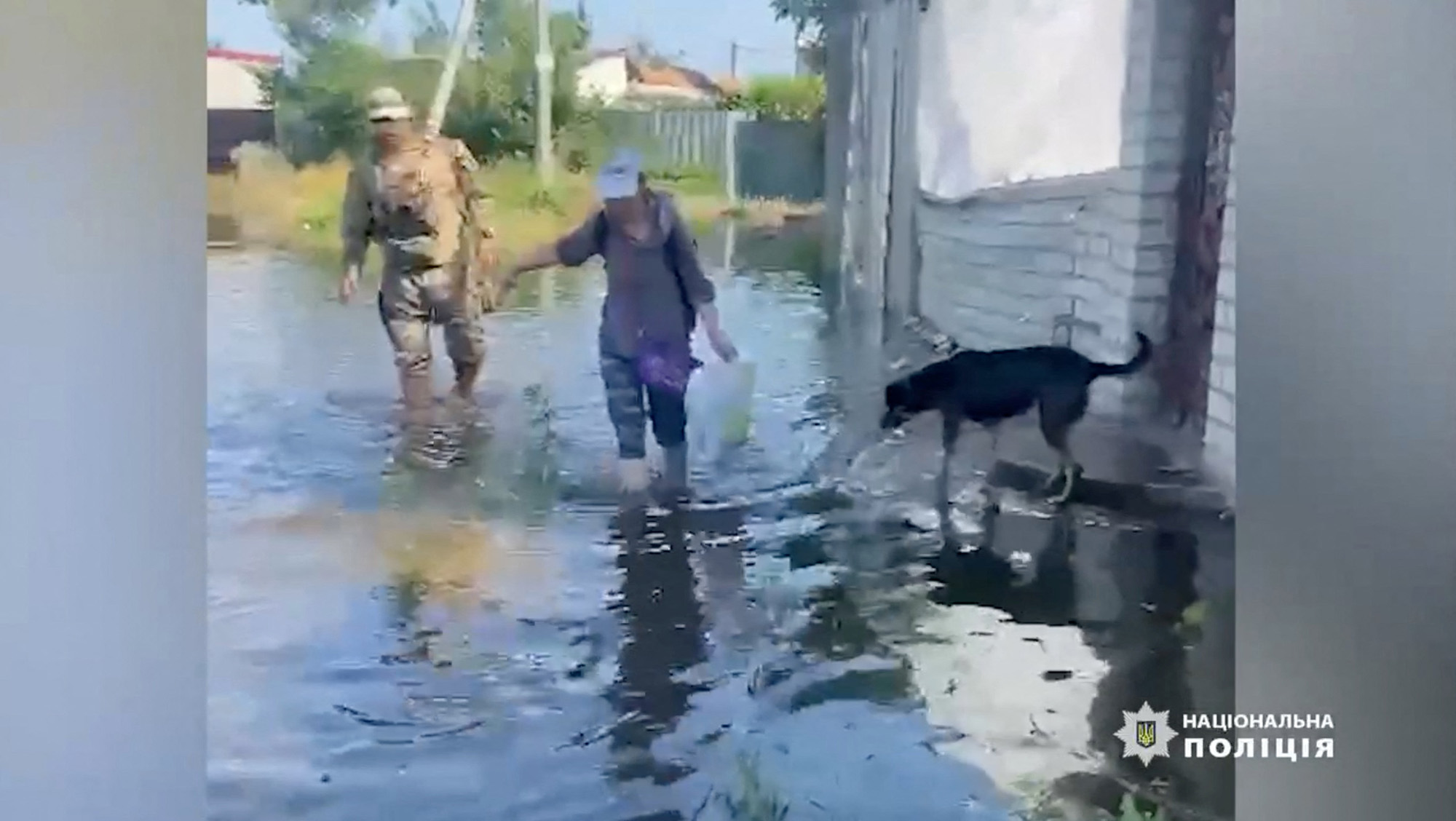 Vỡ đập ở Kherson: Người dân đang ra sao? - 3