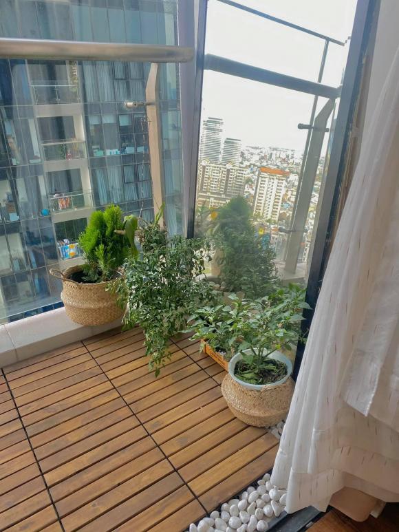 Gây tranh cãi vì một hành động với người hâm mộ, ca sĩ Lan Trinh và bạn trai đồng giới hiện sống ra sao? - 15